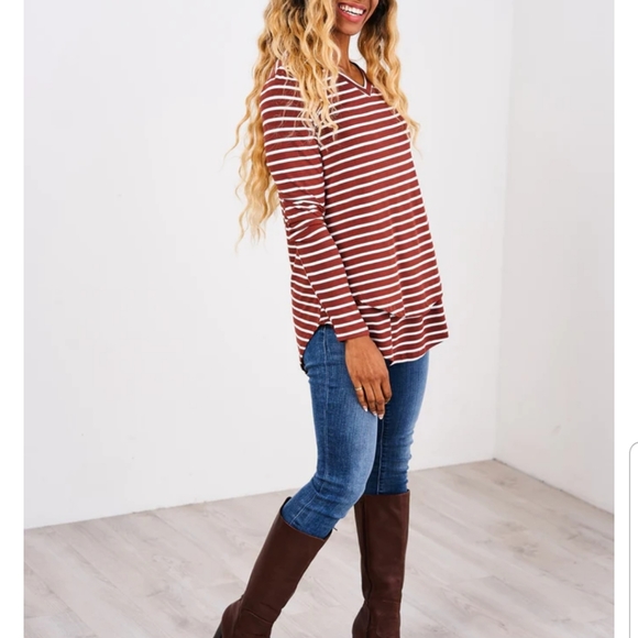 NWT Latched Mama Long Sleeve V-Neck Tee Sz XL - Picture 8 of 8